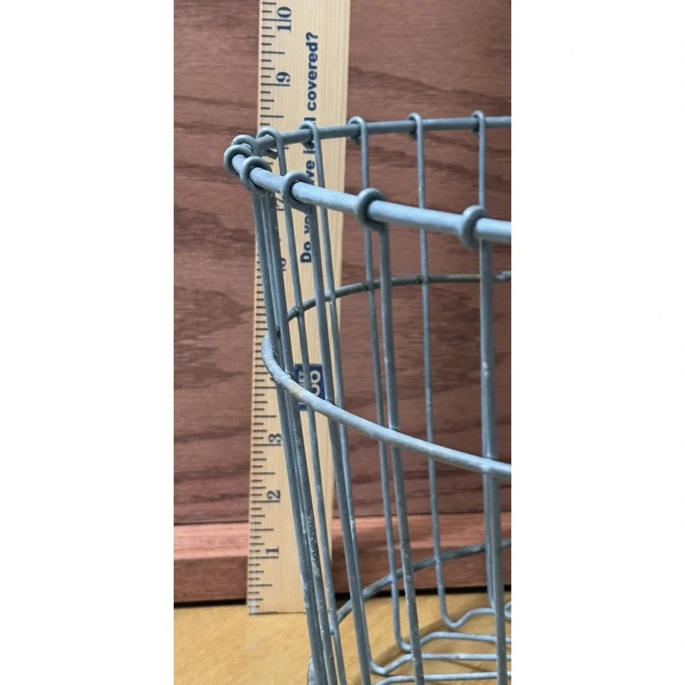 Vintage Farm Egg Basket‎ Metal w/ Handle Large 9
